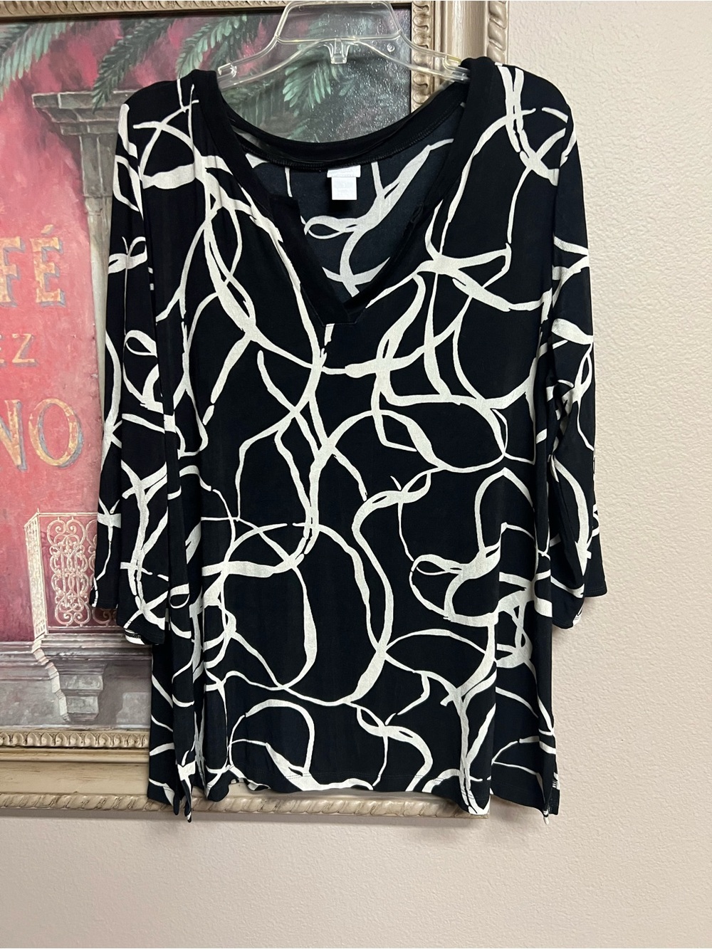 Chico's Travelers Black & White Abstract V-Neck Tunic